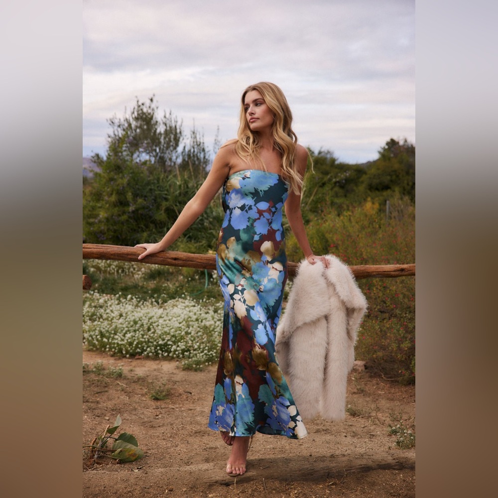 Natalia Blue Floral Printed Strapless Maxi Dress